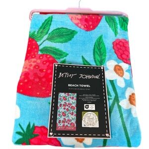 Betsey Johnson Bath Towel